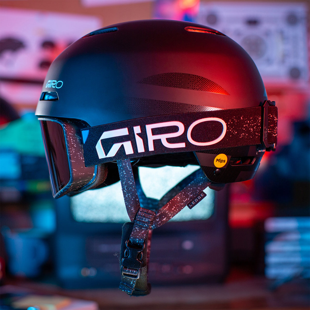 Level 1 x Giro Holiday Gift Package